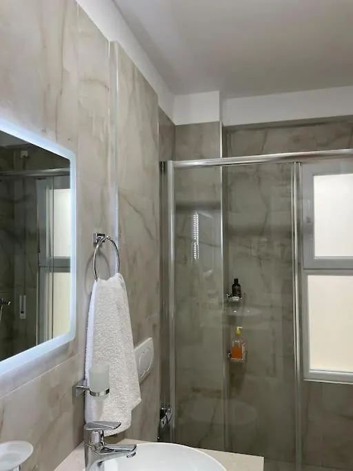 Luxury Apartment Next To Us Embassy Tirana