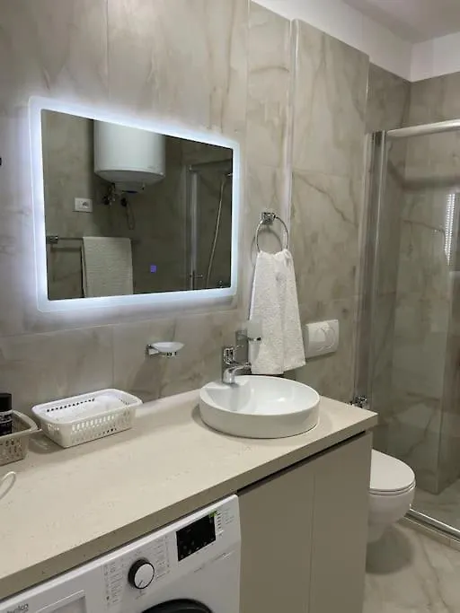 Luxury Apartment Next To Us Embassy Tirana