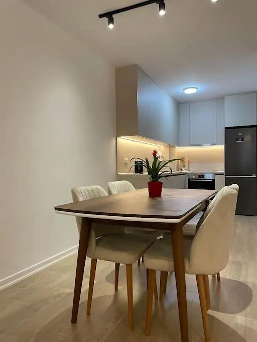 Luxury Apartment Next To Us Embassy Tirana 0*,