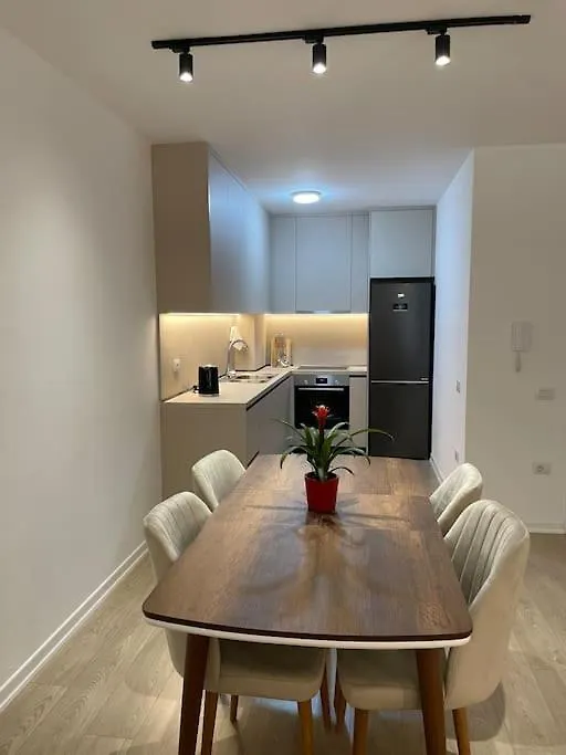 Luxury Apartment Next To Us Embassy Tirana